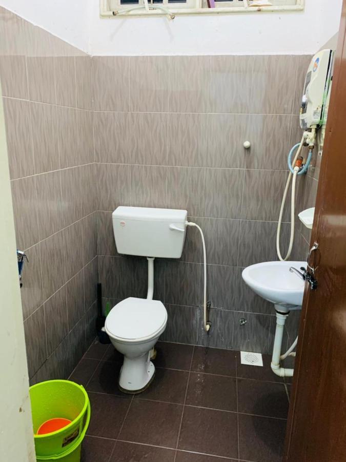Nurul Amin Guest House Pantai Cahaya Bulan Kota Bharu Esterno foto