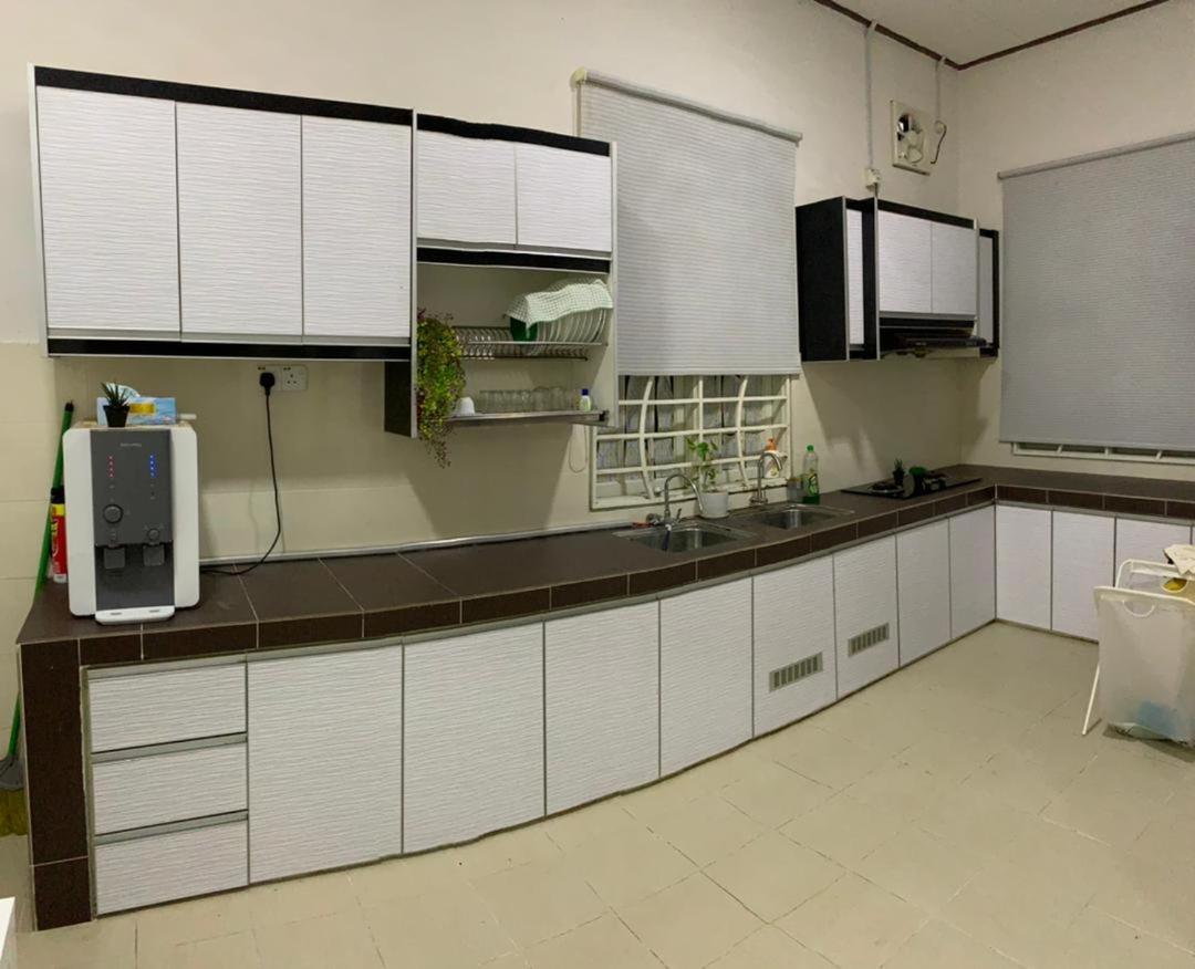 Nurul Amin Guest House Pantai Cahaya Bulan Kota Bharu Esterno foto